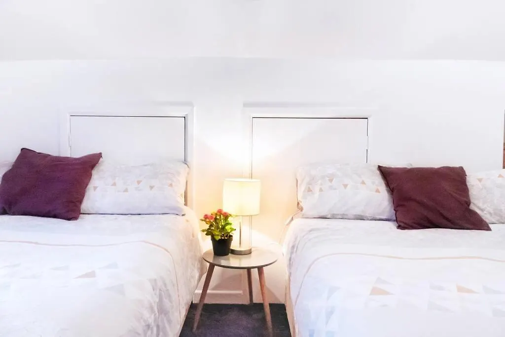 Apartment Up To 9 Close To Centre, Big Tv And Wifi Cardiff Storbritannien