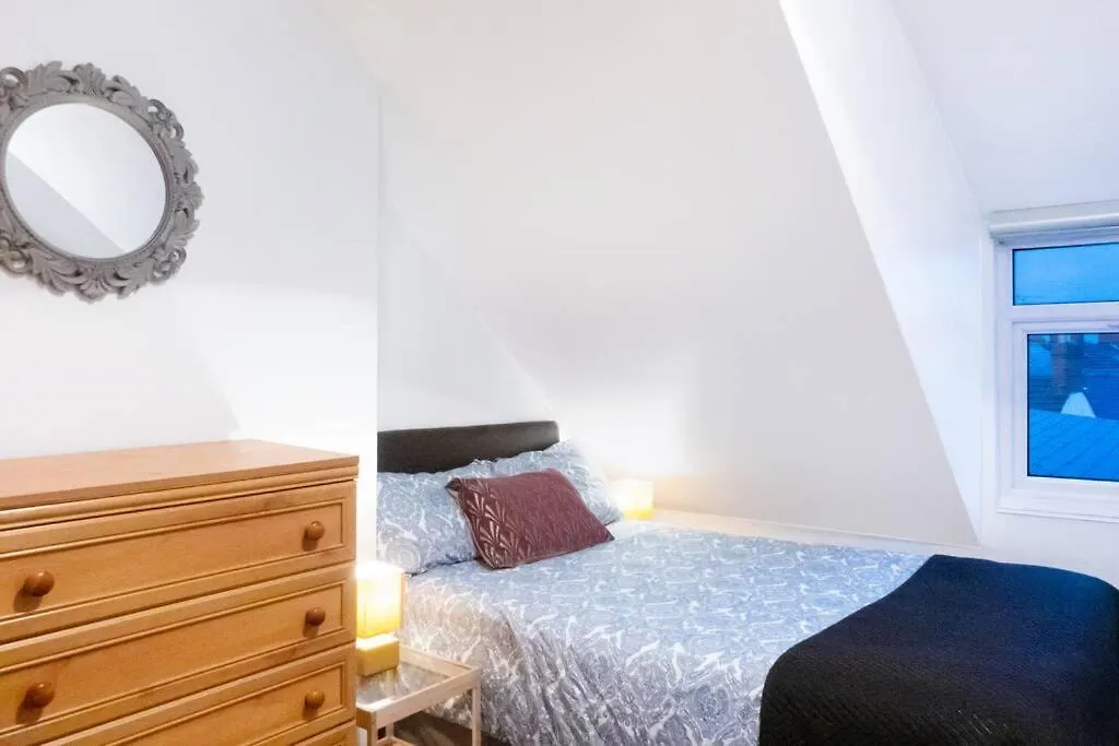 Apartment Up To 9 Close To Centre, Big Tv And Wifi Cardiff